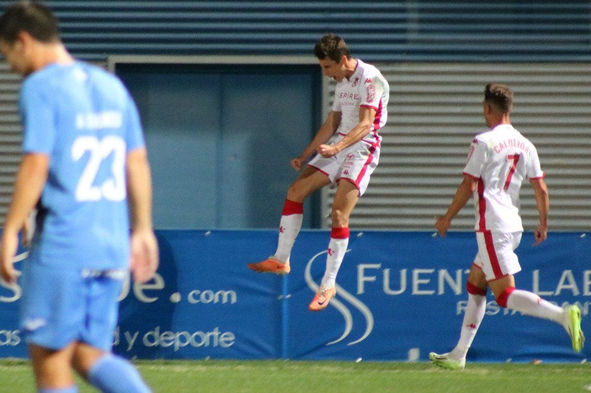 Guillermo celebra su gol al Fuenlabrada.