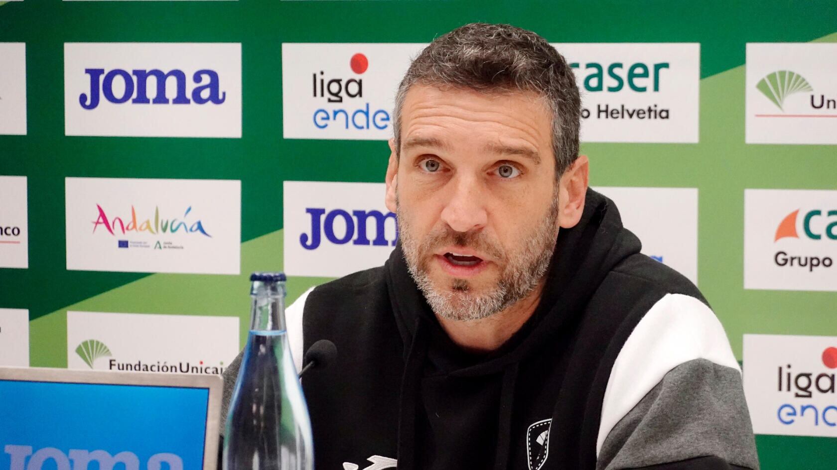 El técnico del Unicaja Ibon Navarro en la previa del encuentro de este miércoles ante el Surne Bilbao Basket
