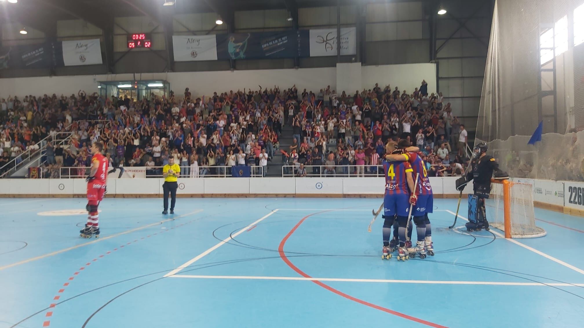 Celebración de uno de los goles del Patín Alcodiam en su partido ante el Girona CH en el tercer y definitivo encuentro del play out de la OK Liga