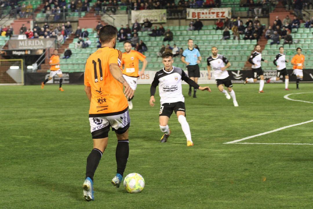 El Cartagena jugando con la segunda equipación del Mérida de hace algunas temporadas