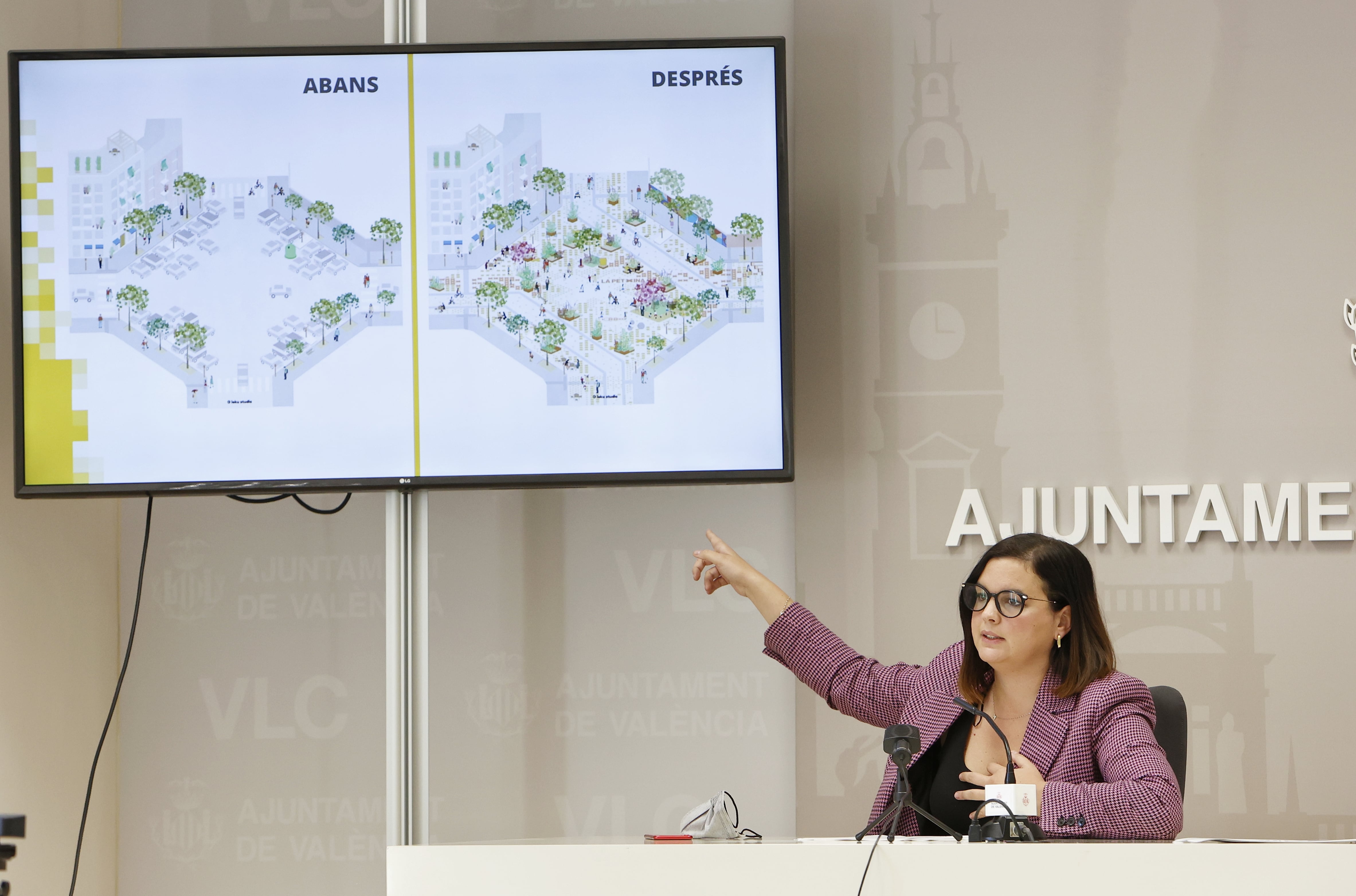 La vicealcaldesa Sandra Gómez en la presentación de la supermanzana de la Petxina