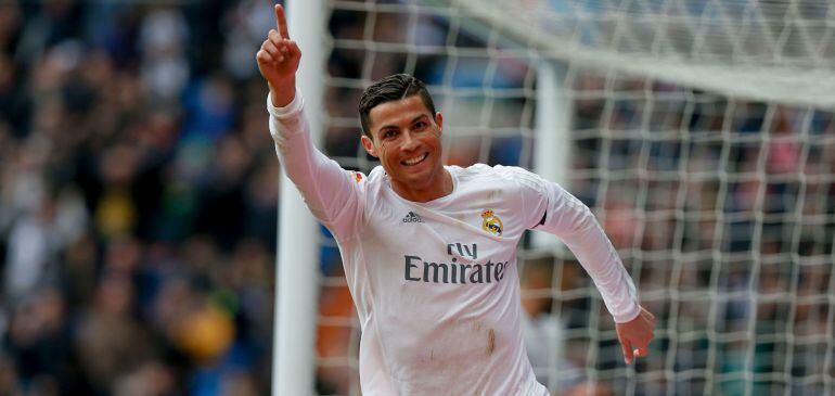 Cristiano celebra su segundo gol al Sporting.