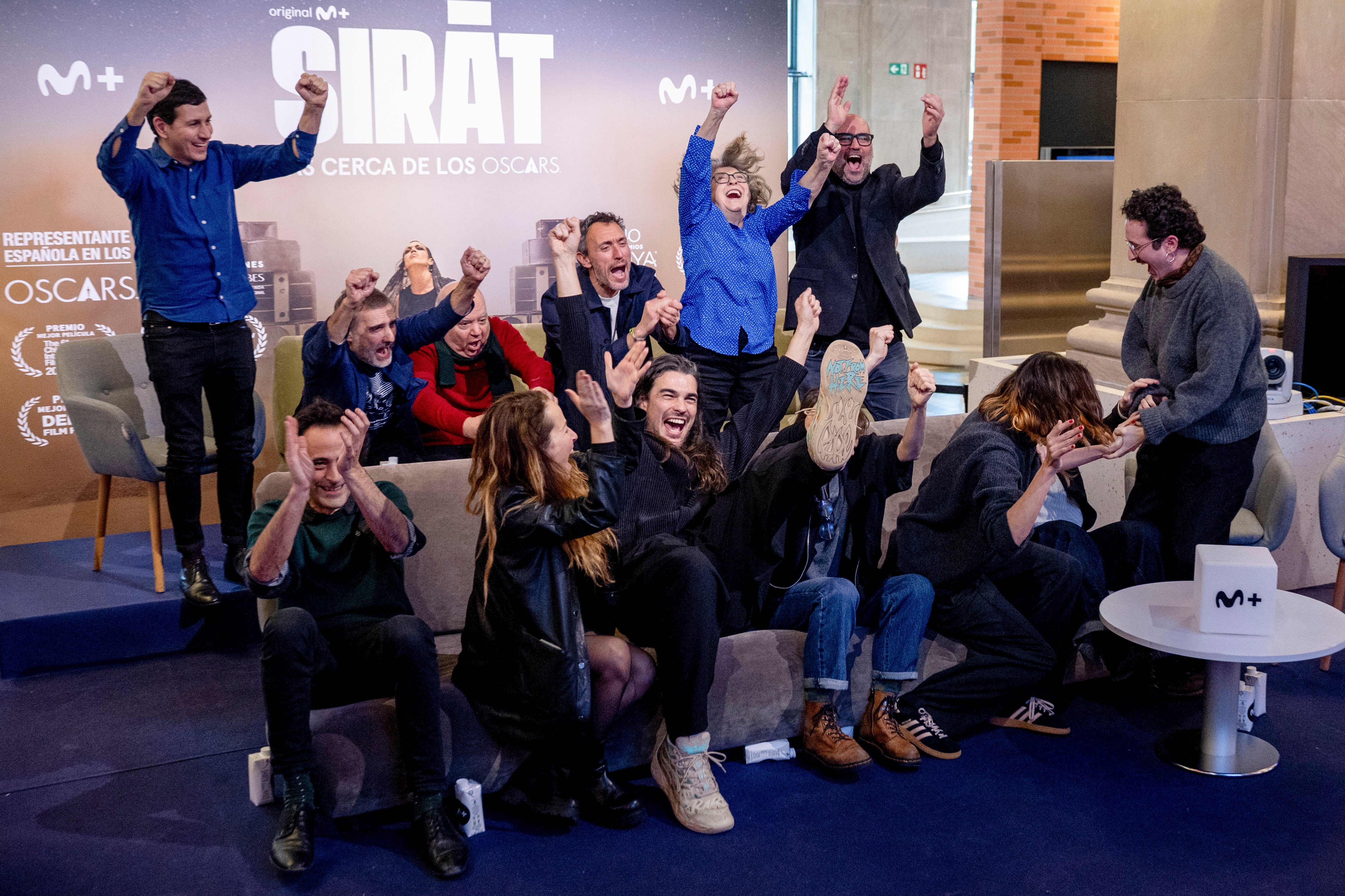 El director de 'Sirat', Óliver Laxe, celebran las nominaciones a los Oscar a mejor película internacional y a mejor sonido