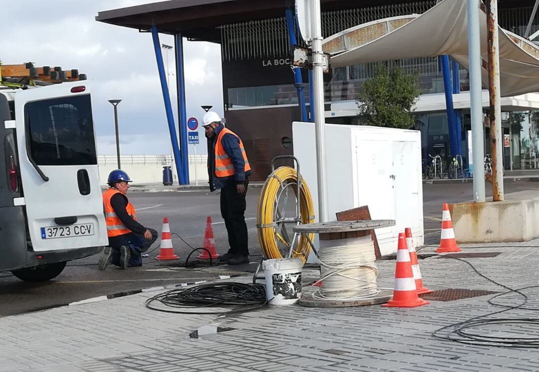 Imagen de los trabajos para desplegar la fibra óptica