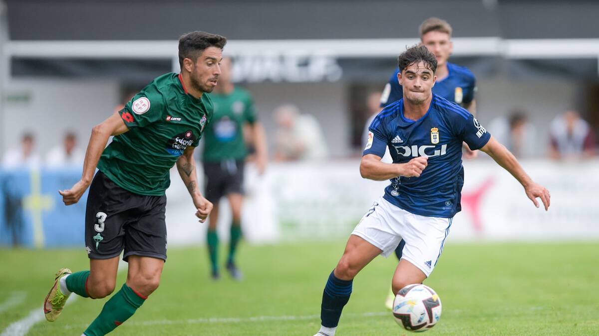 El Racing supera en penaltis al Oviedo y da entrada a todos sus fichajes en su primer amistoso