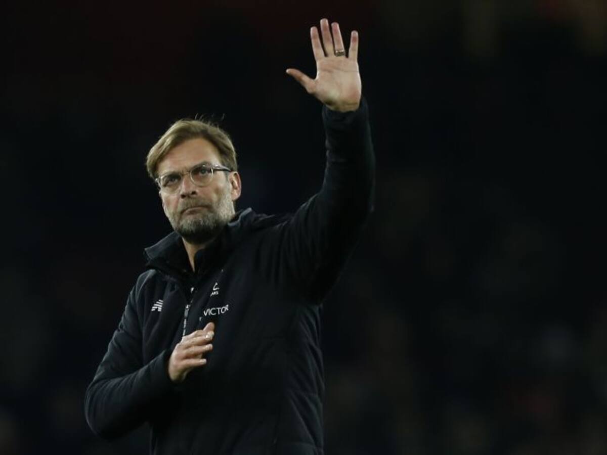 Klopp pide a la afición del Liverpool que se olvide del precio de Van Dijk