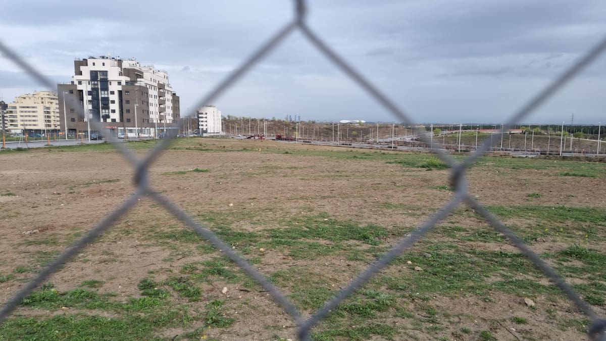 "¿Hacen falta 50 años para dejar de ser un barrio nuevo?": Vecinos de El Cañaveral denuncian la falta de infraestructuras públicas