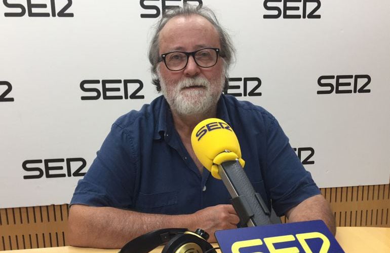 Miguel Ángel Esteve en los estudios de Radio Murcia. Archivo.