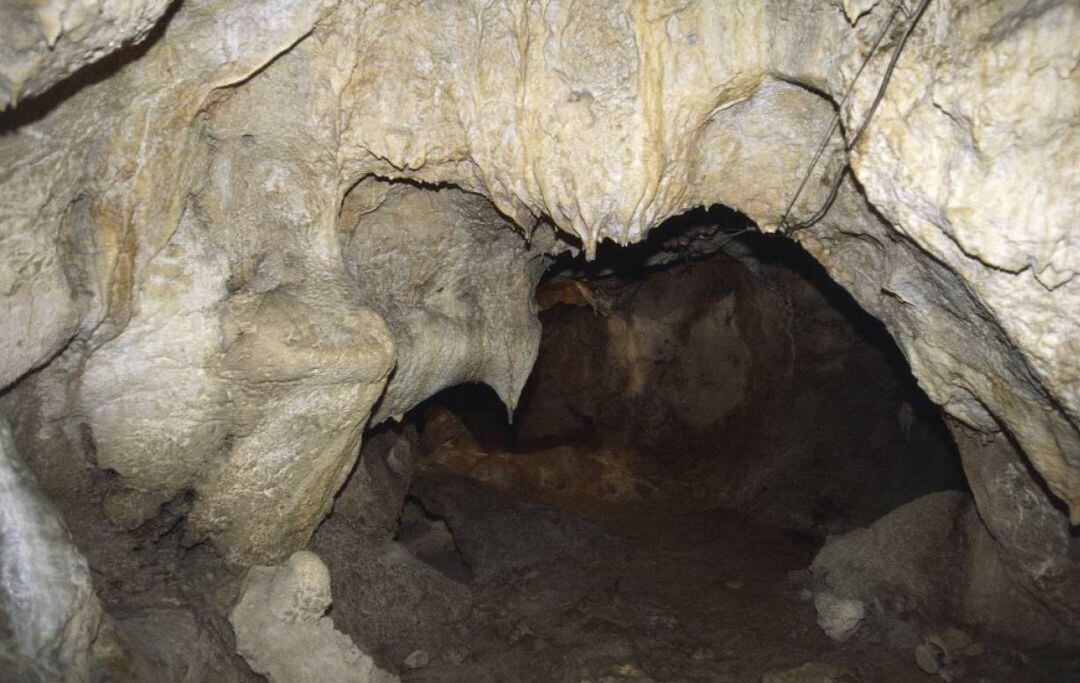 La cueva de Guattari, del periodo paleolítico, guarda tesoros arqueológicos a solo cien kilómetros de Roma. 