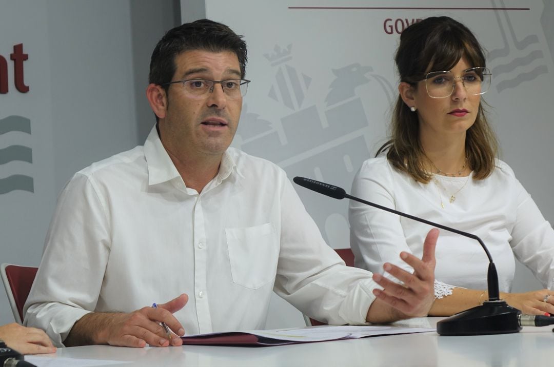 Jorge Rodríguez i Paula Soler en una roda de premsa