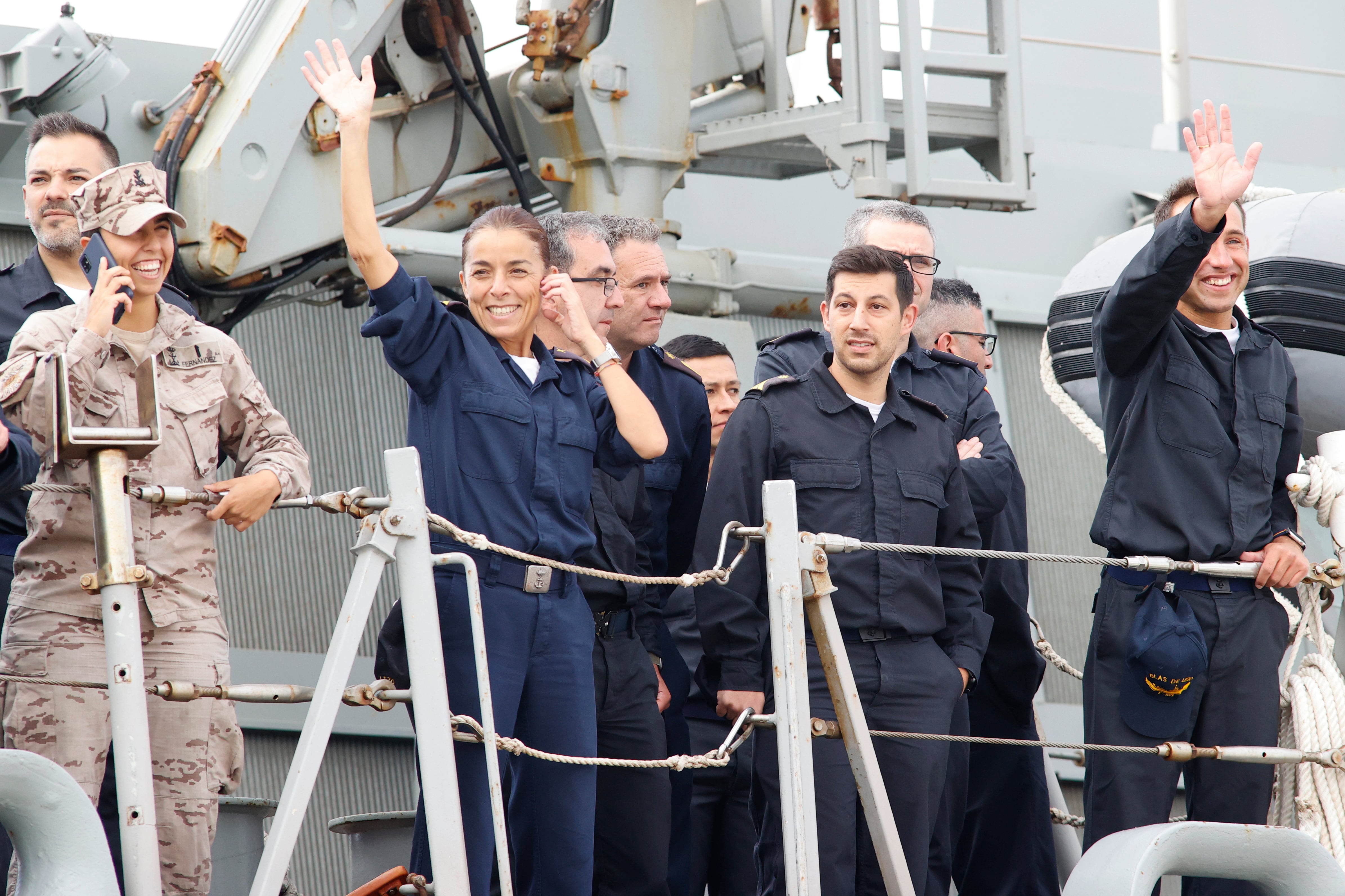 FERROL, 26/06/2022.- El buque &#039;Cantabria&#039; y la fragata &#039;Blas de Lezo&#039; atracan en su base de Ferrol tras permanecer desplegados en los últimos meses con la OTAN en el Mediterráneo. EFE/Kiko Delgado
