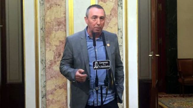 El cabeza de lista por Valencia de 'Compromís-Podem És el Moment', Joan Baldoví, interviene en el Congreso