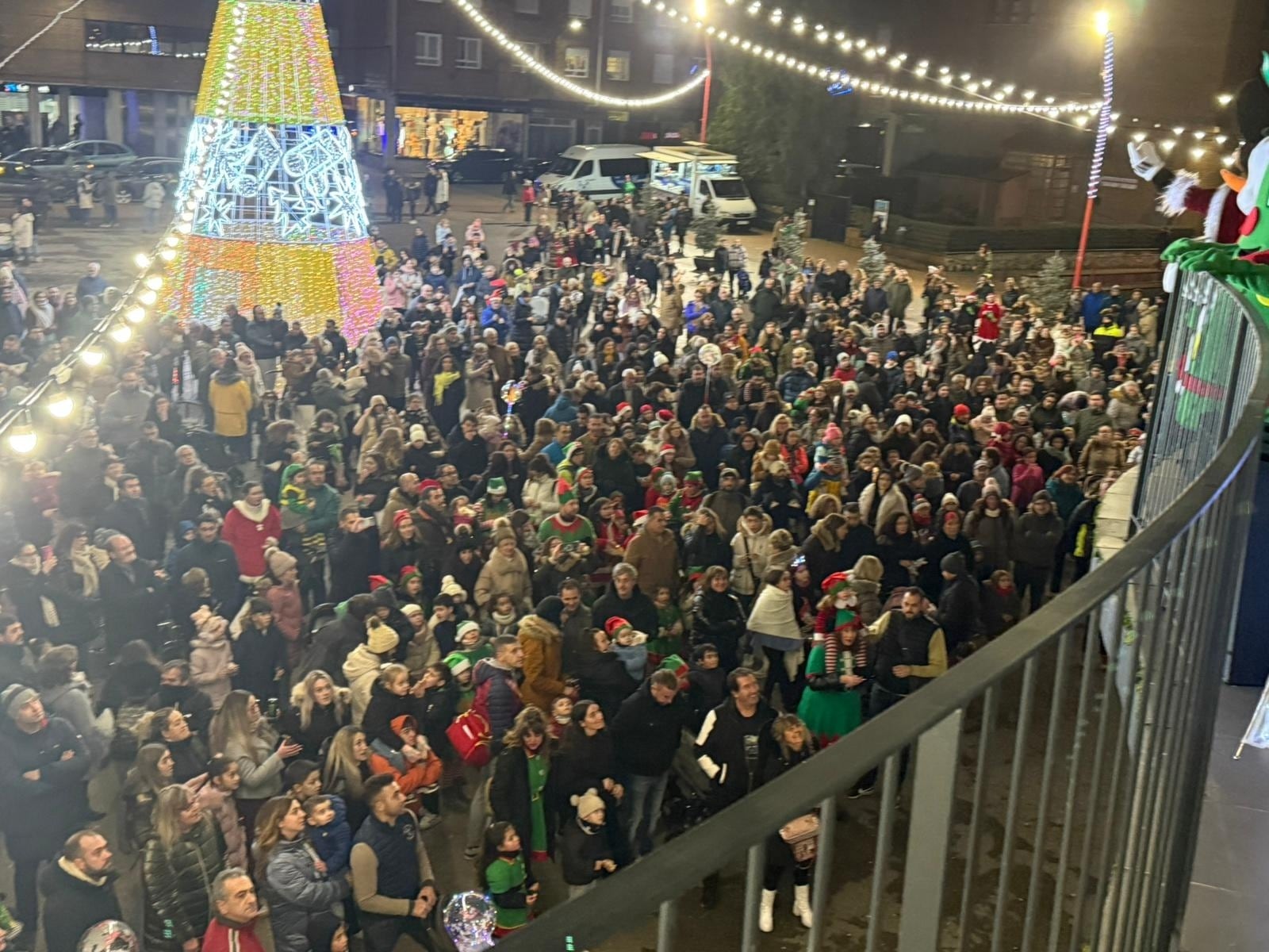 AMGu vuleve a exhibir su poder de convocatoria