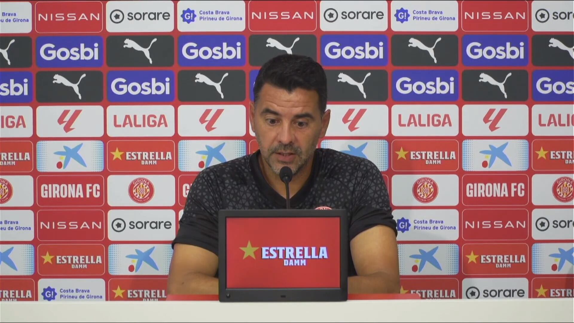 L'entrenador del Girona està convençut al 100% que Stuani no marxarà.