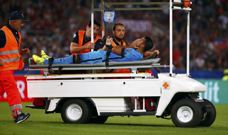 Rafinha se marcha lesionado