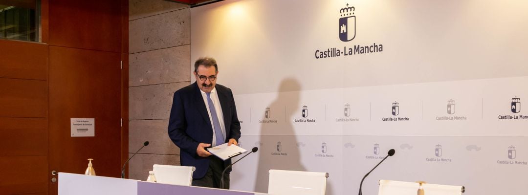 El Consejero de Sanidad Jesús Fernández en rueda de prensa