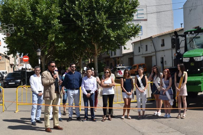 Las autoridades presentes en la inauguración de la IV Feria de Agricultura de Motilla del Palancar