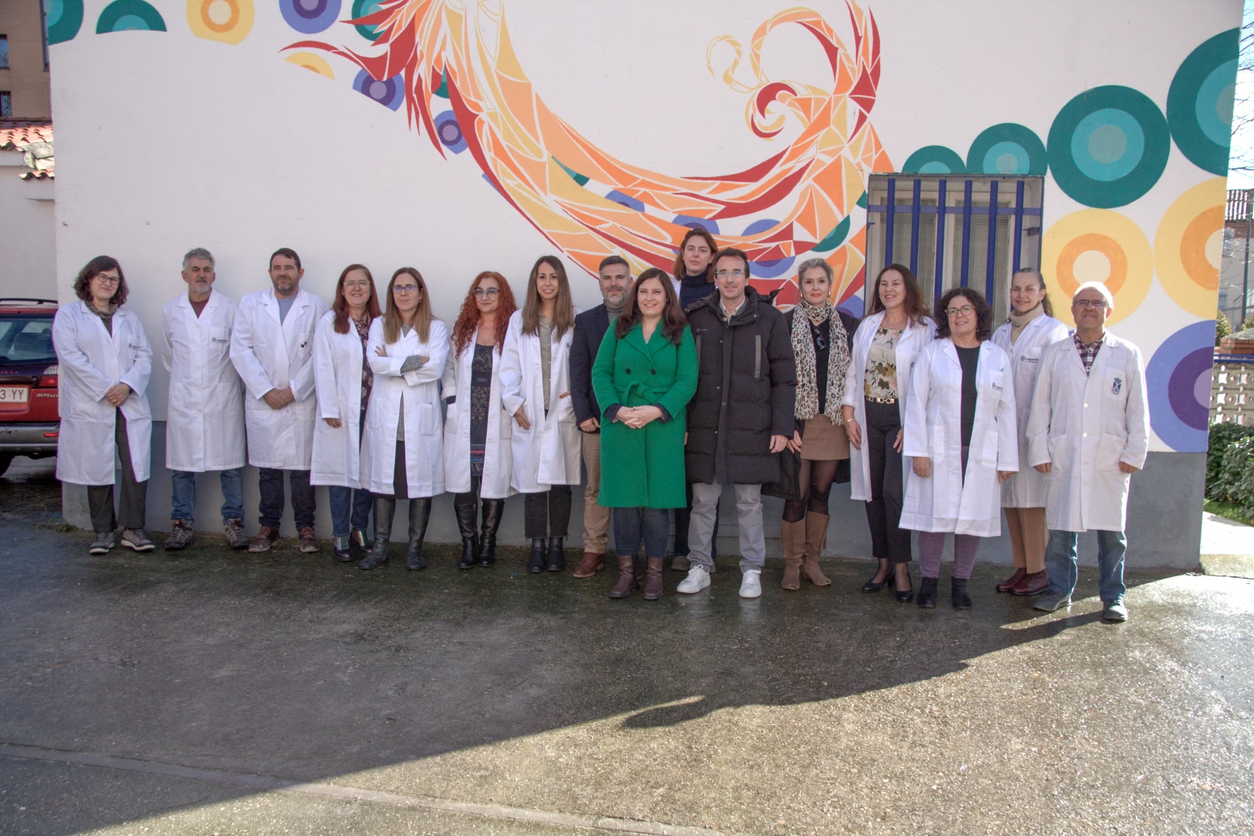 Plantilla completa del CTA de Leganés junto a responsables municipales