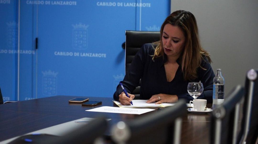 La presidenta del Cabildo de Lanzarote, María Dolores Corujo.