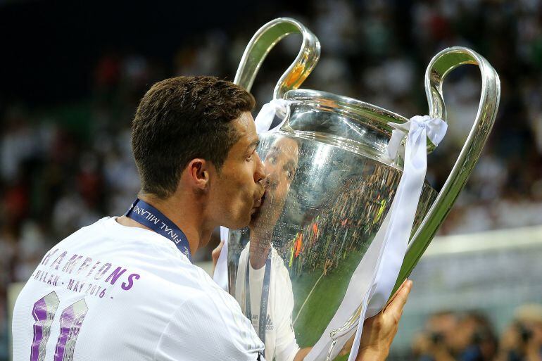 Cristiano Ronaldo besa la Undécima 