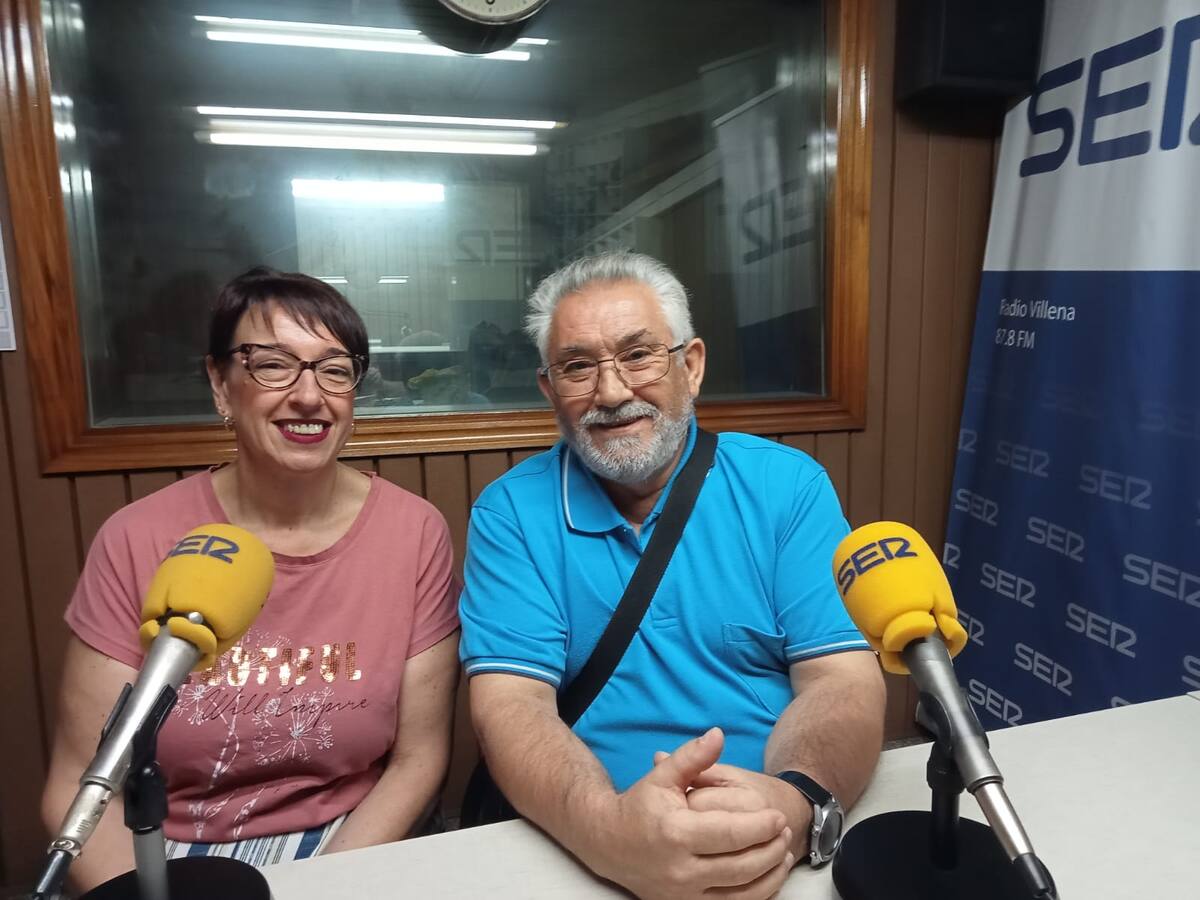 Bereberes de Villena. Este año dos escuadras especiales femeninas “de negras”. Las veteranas "Rifeñas" y las nuevas "Yarawas"