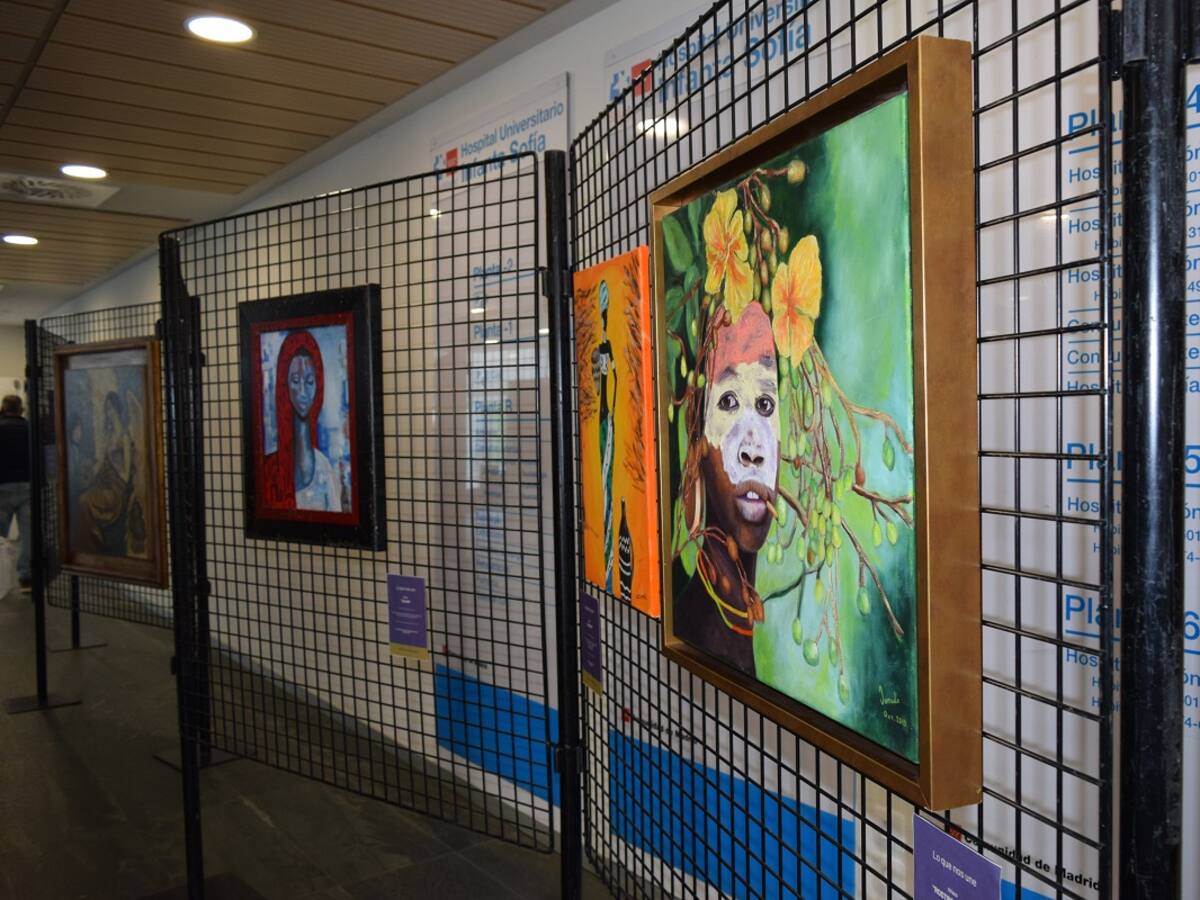 El Hospital Infanta Sofía acoge una exposición de obras de arte creadas por pacientes oncológicos