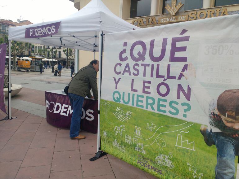 Carpa de Podemos en Soria