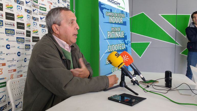 Juan Antonio Sánchez Franzón durante una rueda de prensa