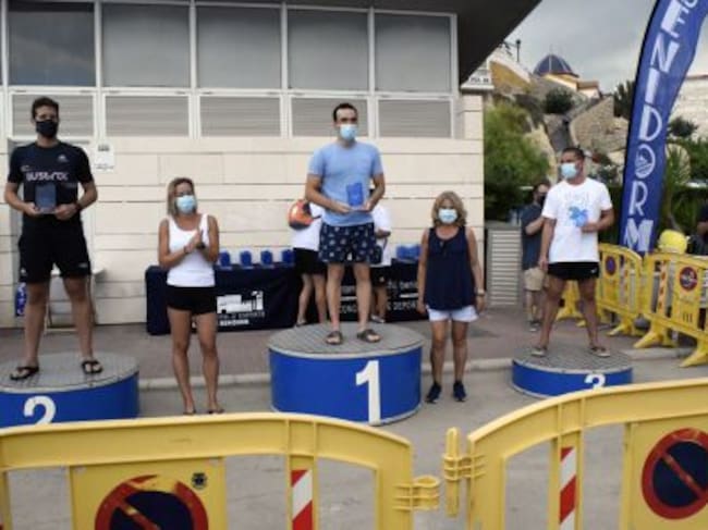 Haigor Aranguren gana por quinta vez consecutiva la Travesía a nado de la Bahía de Benidorm