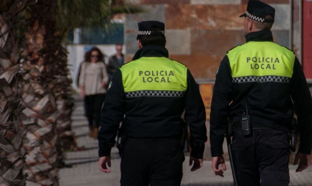 Agentes de Policía en La Línea.