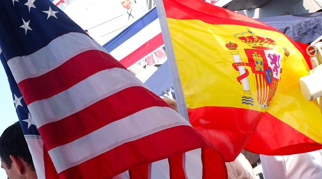 Ceremonia de llegada el USS Carney a la base de Rota