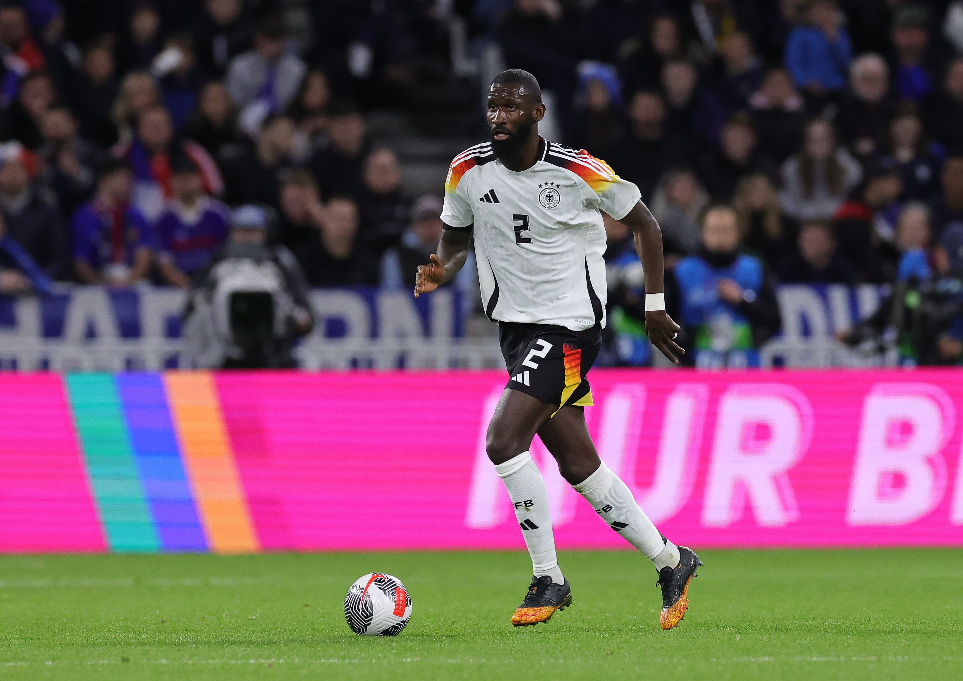 Antonio Rüdiger, nacido en Berlín y de raíces en Sierra Leona, en un partido con la selección de Alemania