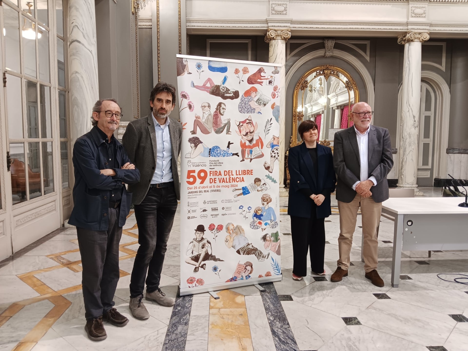 Presentación de la 57 ª edición de la Fira del Llibre de València en el Salón de Cristal del Ayuntamiento