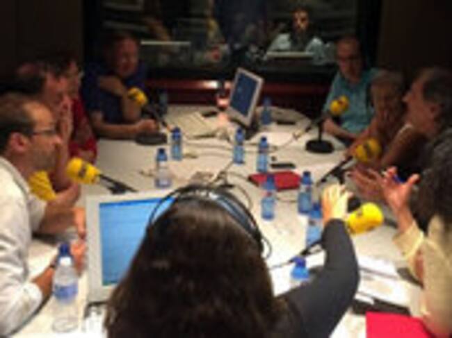 Mesa de 'Hora 25' en el programa especial de la Diada con Àngels Barceló, Joan Herrera, Alfred Bosch y Montserrat Tura junto a los tertulianos