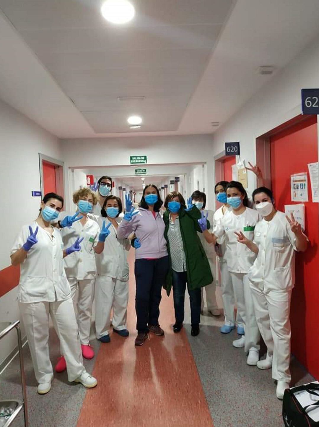 Silvia Aceña, el día que recibió el alta, tras estar ingresada.