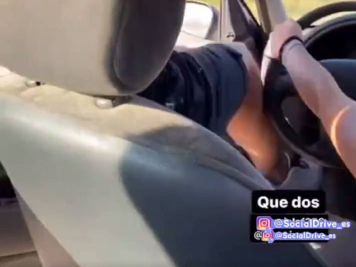 Suelta el volante, abre la puerta del coche, saca el cuerpo y sube el vídeo a las redes