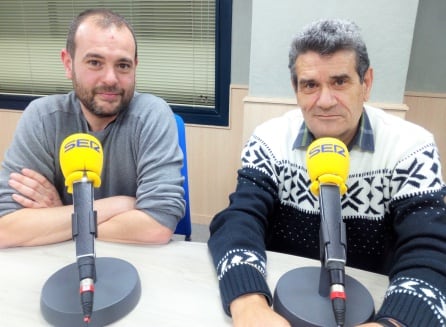 J. C. Higueruela y J. M. Maestre en el estudio de Radio Elda SER durante la presentación de la XI Gala de las Artes y las Letras de los Deportes de Montaña