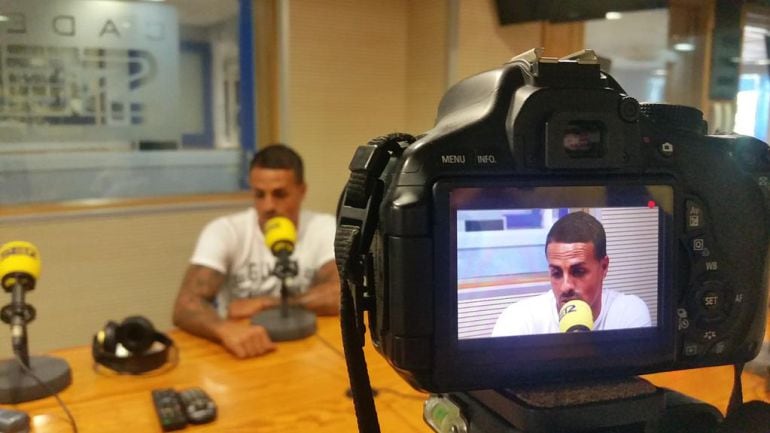 Vitolo en una reciente visita a los estudios de Radio Club Tenerife