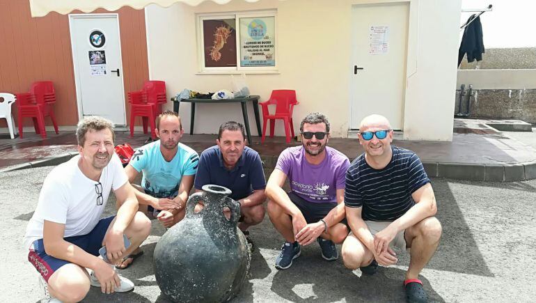 Los fondos arqueológicos de Águilas se incrementan con el hallazgo de un ánfora bética de la época de Flavio-Trajano 