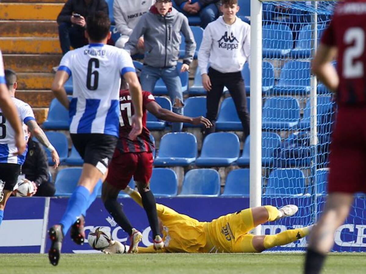 El Eldense le pinta la cara al peor Hércules de la temporada