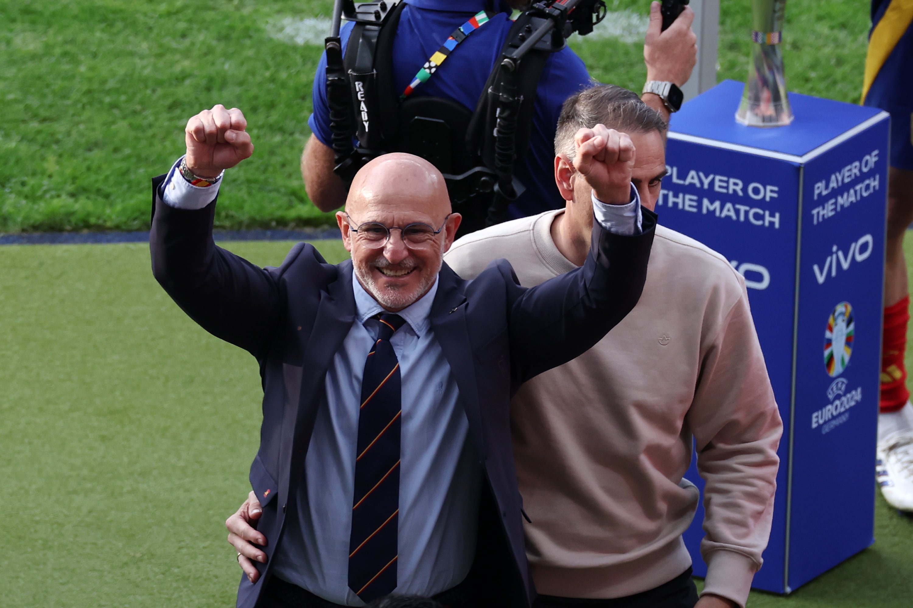 Luis de la Fuente celebra la victoria de España ante Croacia en el debut de la Euro 2024