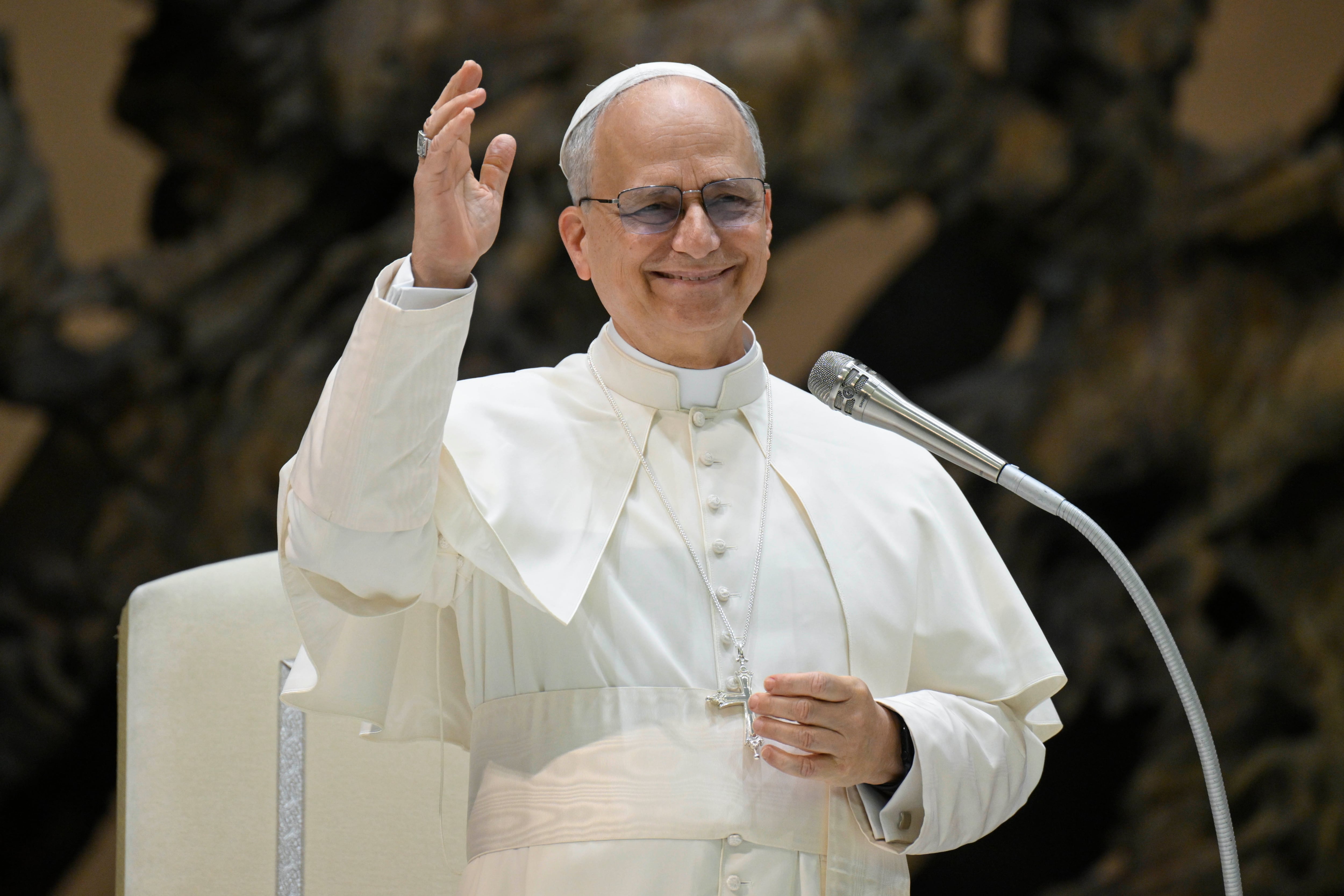 CIUDAD DEL VATICANO, 24/05/2025.- El papa León XIV preside una audiencia con la Curia romana y los empleados del Estado de la Ciudad del Vaticano este sábado. EFE/ Simone Risoluti/Dicasterio para la Comunicación del Vaticano SOLO USO EDITORIAL/SOLO DISPONIBLE PARA ILUSTRAR LA NOTICIA QUE ACOMPAÑA (CRÉDITO OBLIGATORIO)