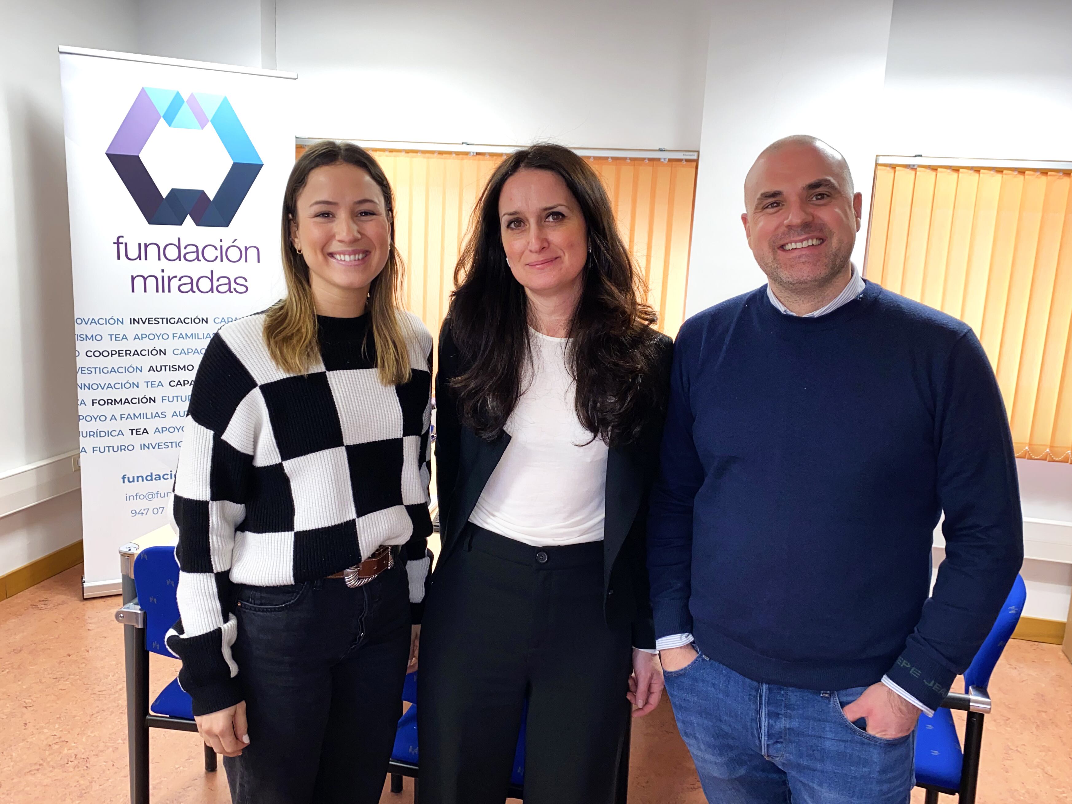 Marta Arroyo, Imola Bellavita y MiguelGómez, participantes en la reunión del proyecto europeo We Can!