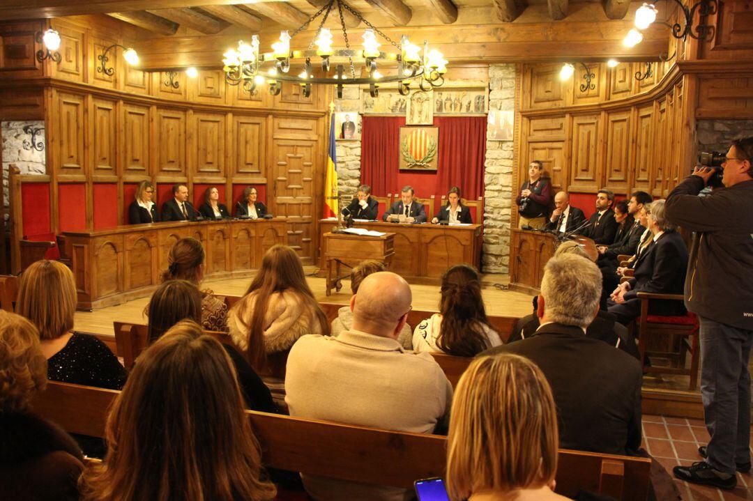 Una sessió de comú de Sant Julià de Lòria. La candidatura d'UL+DA és la que presenta més consellers aspirants a la reelecció.