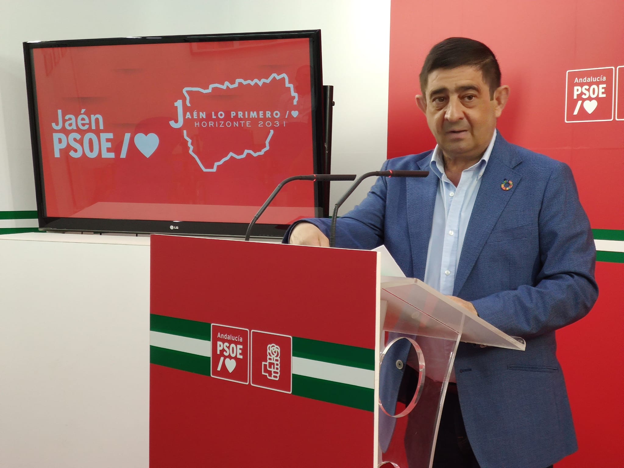 Francisco Reyes, Secretario general del PSOE de Jaén, durante una rueda de prensa en la sede socialista de la capital