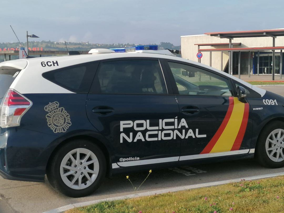 Vehículo de la Policía Nacional.