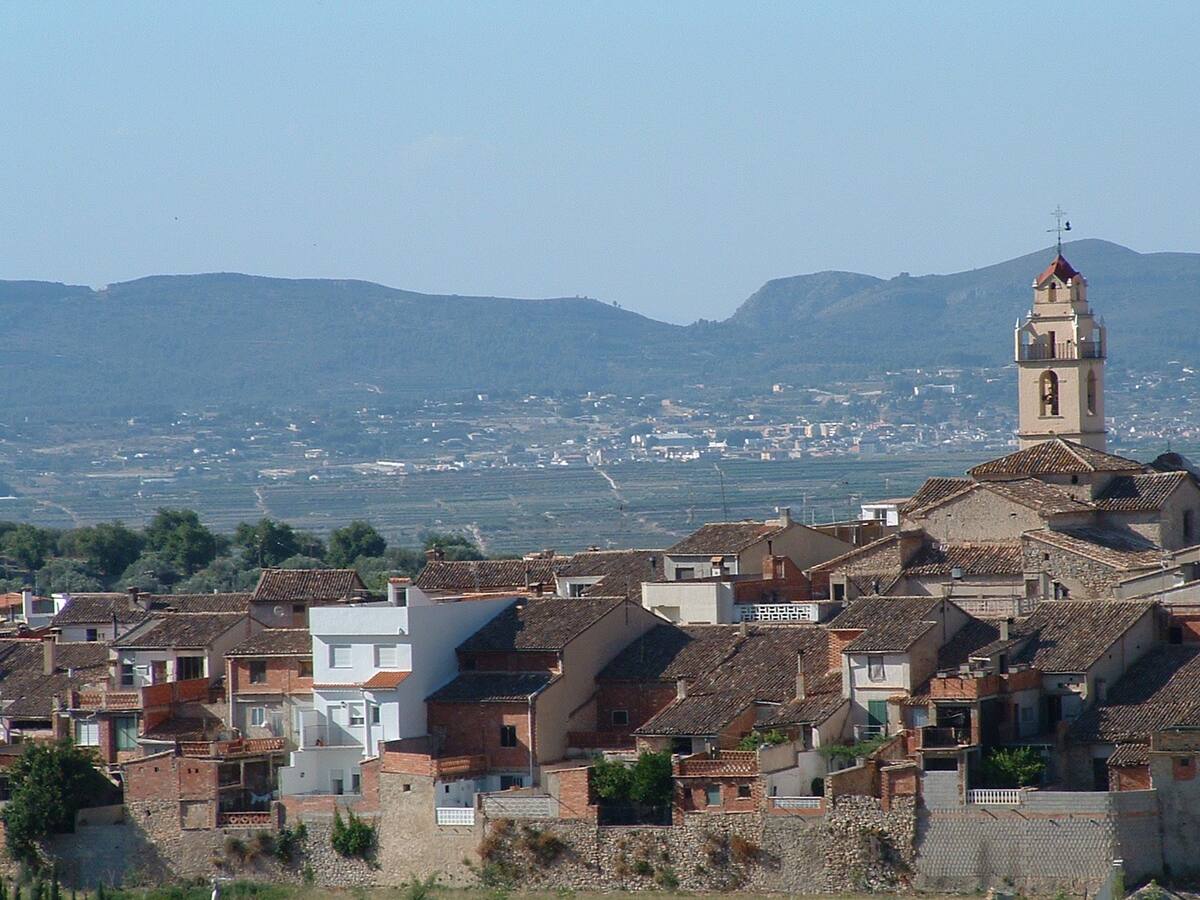 Entrevista a Ines Alfonso. Otos s'ha quedat sense l'únic caixer automàtic que disposava.
