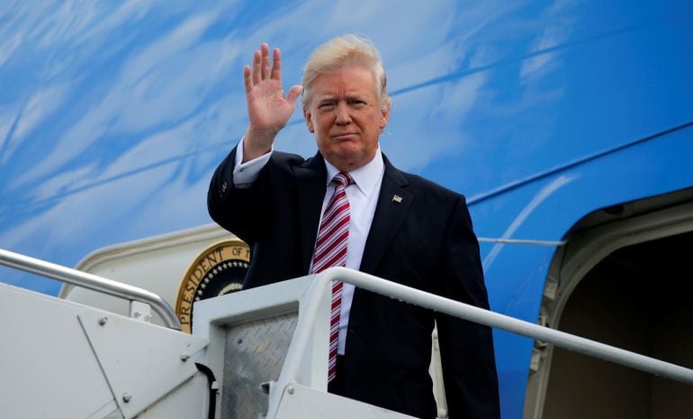 El presidente Trump a su llegada a Filadelfia a bordo del Air Force One