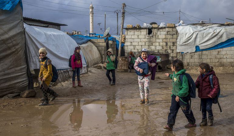 Niños en el campamento de Babussalam en Azez (Siria)