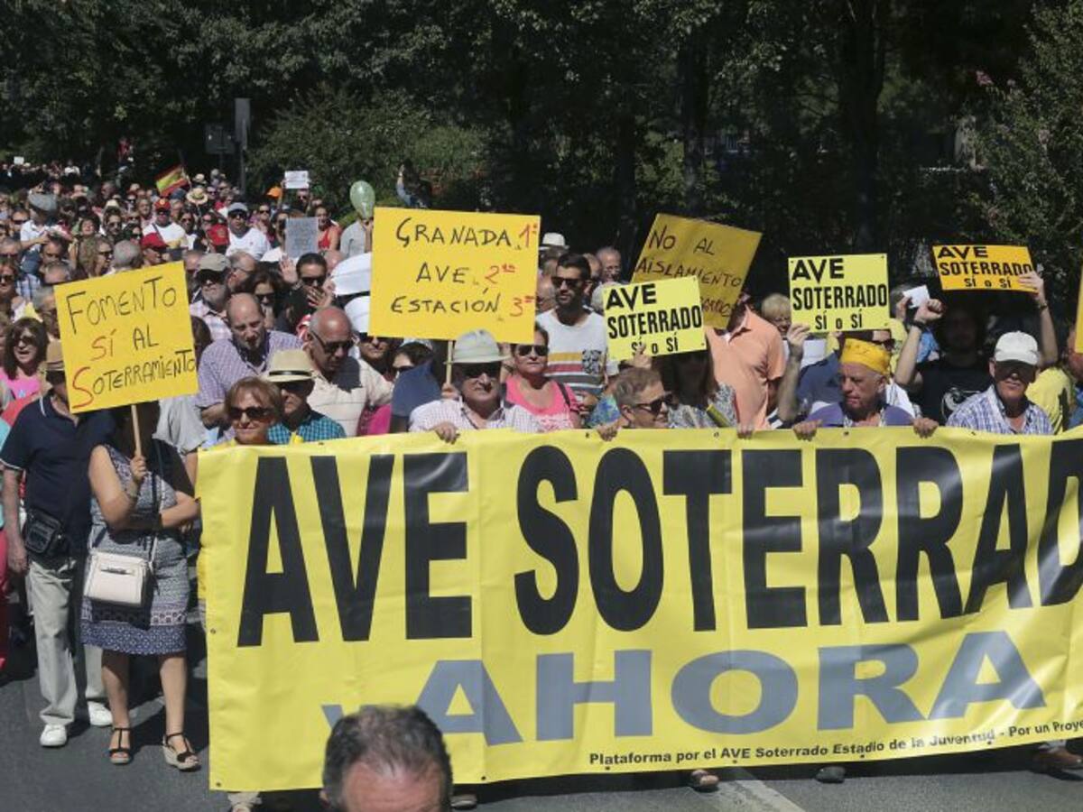 Así se puede retomar un tren competitivo por la línea convencional de Moreda